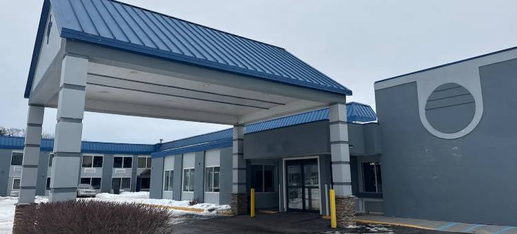 诺顿海岸/马斯基根温德姆戴斯酒店及套房(Days Inn & Suites by Wyndham Norton Shores/Muskegon)图片