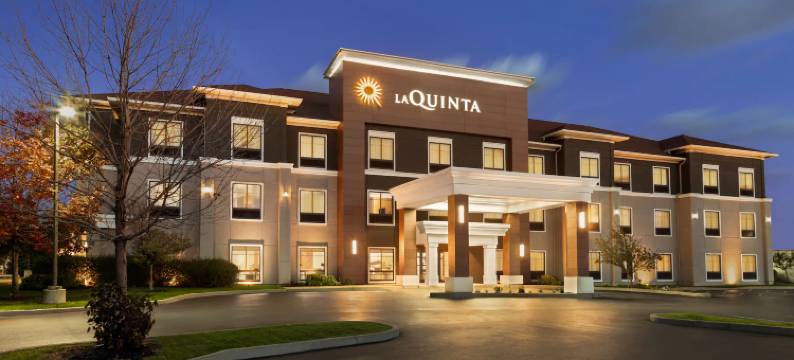 拉克万纳拉昆塔温德姆套房酒店(La Quinta Inn & Suites by Wyndham Lackawanna)图片