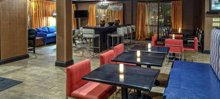 希尔顿欢朋酒店-塔拉霍马(Hampton Inn Tullahoma)图片