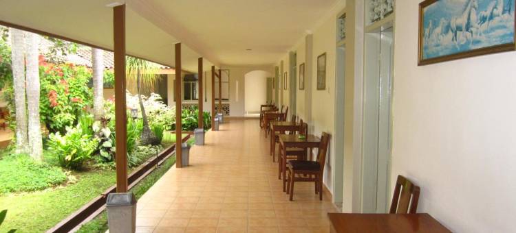 普禾加多贝萨尔酒店(Hotel Besar Purwokerto)图片