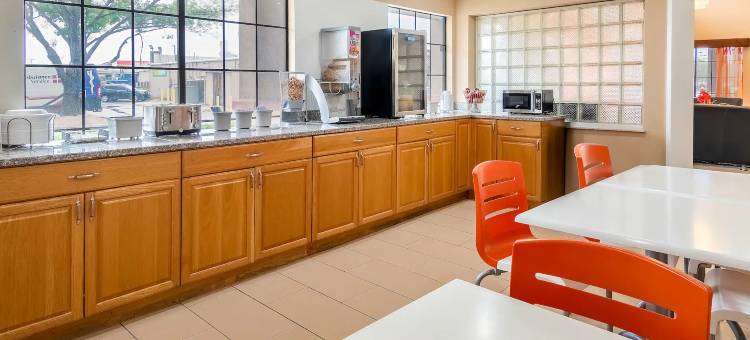 大草原城西北温德姆速8酒店(Super 8 by Wyndham Grand Prairie Southwest)图片