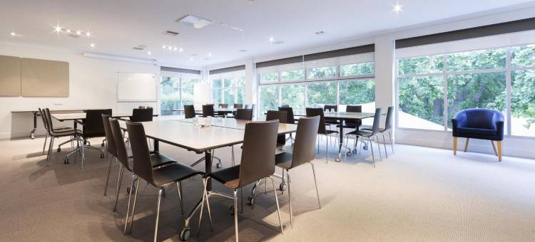 福雷斯特公寓酒店(Forrest Hotel & Apartments)图片