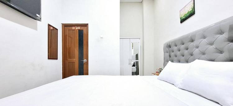 卡里斯玛努山塔拉萨甘米特拉红门酒店(Kharisma Nusantara Homestay Sagan Mitra RedDoorz)图片