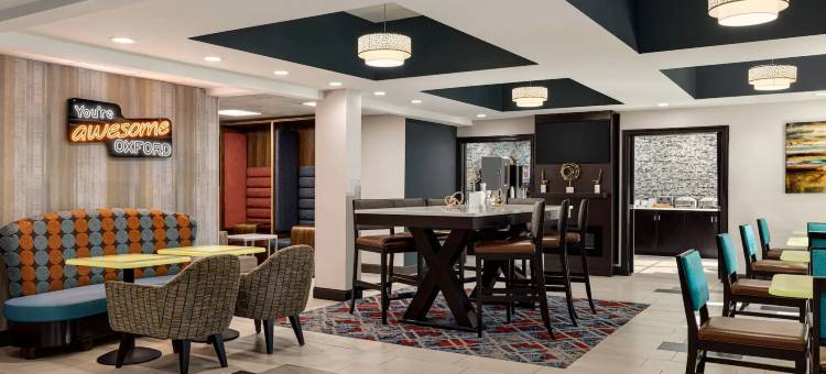 安尼斯顿牛津拉昆塔温德姆套房酒店(La Quinta Inn & Suites by Wyndham Oxford - Anniston)图片