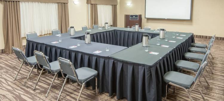 德兰姆黑勒温德姆华美达套房酒店(Ramada by Wyndham Drumheller Hotel & Suites)图片