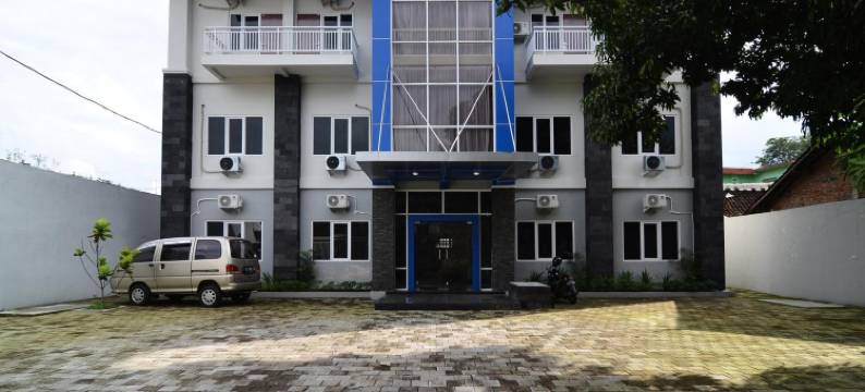 红多兹酒店-近梭罗市开拉顿博物馆(RedDoorz Near Museum Keraton Surakarta)图片