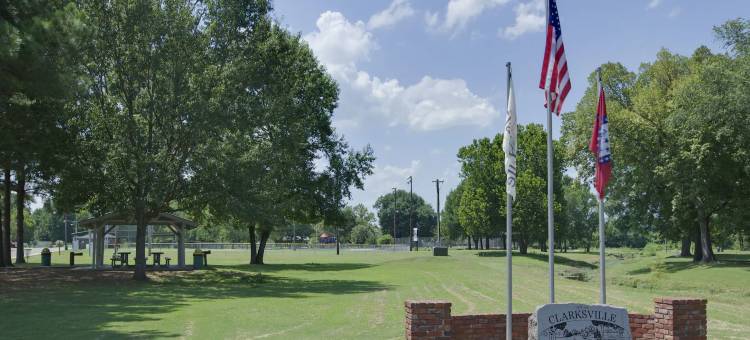 克拉克斯维尔温德姆速8酒店(Super 8 by Wyndham Clarksville AR)图片