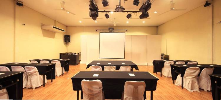 甲万那端麦客达温德姆酒店(Microtel by Wyndham Cabanatuan)图片