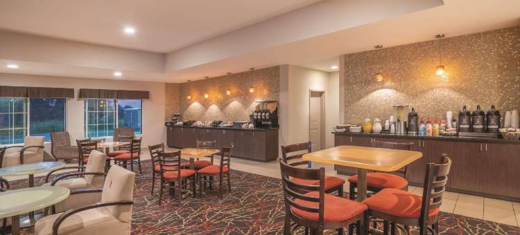 舒适酒店及套房维罗纳在转石度假村娱乐场(Comfort Inn & Suites Verona at Turning Stone Resort Casino)图片