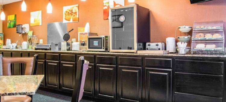 莫西尼威斯康星州中部机场AmericInn酒店(AmericInn by Wyndham Mosinee Central Wisconsin Airport)图片