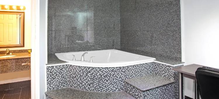 加纳诺克豪生酒店(Howard Johnson by Wyndham Gananoque)图片