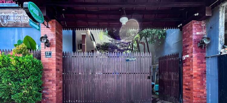 红门酒店清真-近泗水阳光水上乐园(RedDoorz Syariah Near Suncity Waterpark Sidoarjo)图片