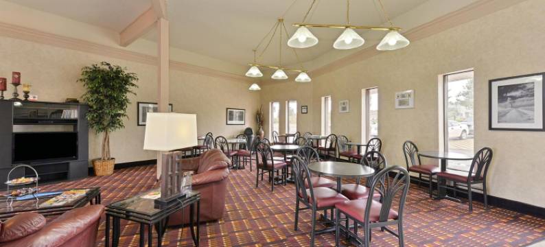 卡斯珀西河畔速8酒店(Super 8 by Wyndham Casper West by the River)图片