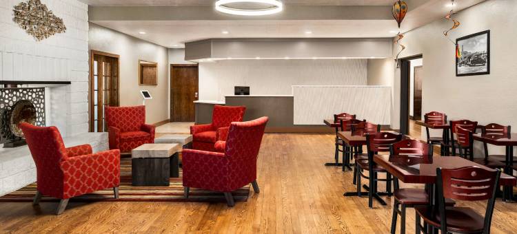 阿尔伯克基机场华美达酒店(Ramada by Wyndham Albuquerque Airport)图片