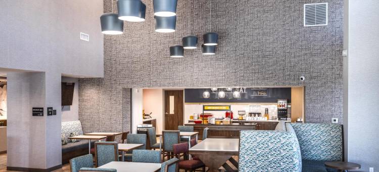 贝克斯菲尔德中心汉普顿套房酒店(Hampton Inn & Suites by Hilton Bakersfield Central)图片