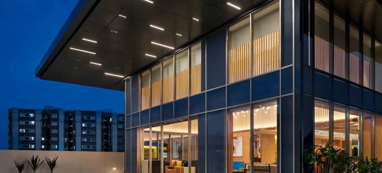 伊多尔-尼帕尼亚温德姆华美达安可酒店(Ramada Encore by Wyndham Indore Nipania)图片