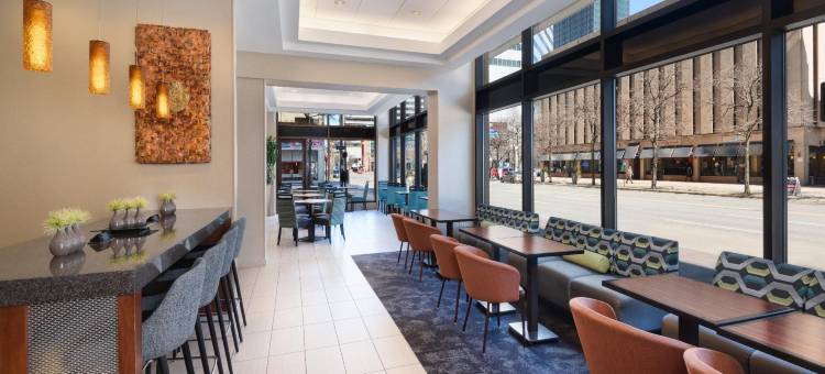 克里夫兰市中心希尔顿欢朋酒店(Hampton Inn Cleveland-Downtown)图片