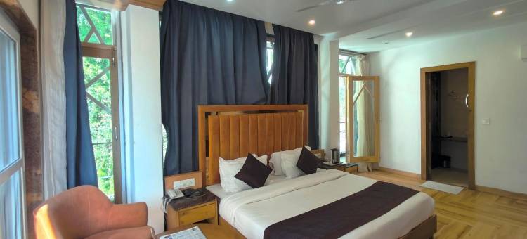 Stotrak的慕苏里豪华酒店(Hotel Luxury Inn by Stotrak Hospitality)图片