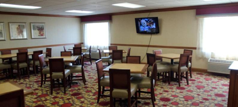 埃文斯维尔北-奥布斯坦温德姆呗盟套房酒店(Baymont by Wyndham Evansville North/Haubstadt)图片