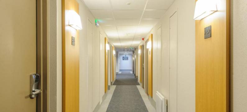 普伊尔波勒奥拉罗切勒保利奥民宿(B&B Hotel la Rochelle Beaulieu Puilboreau)图片