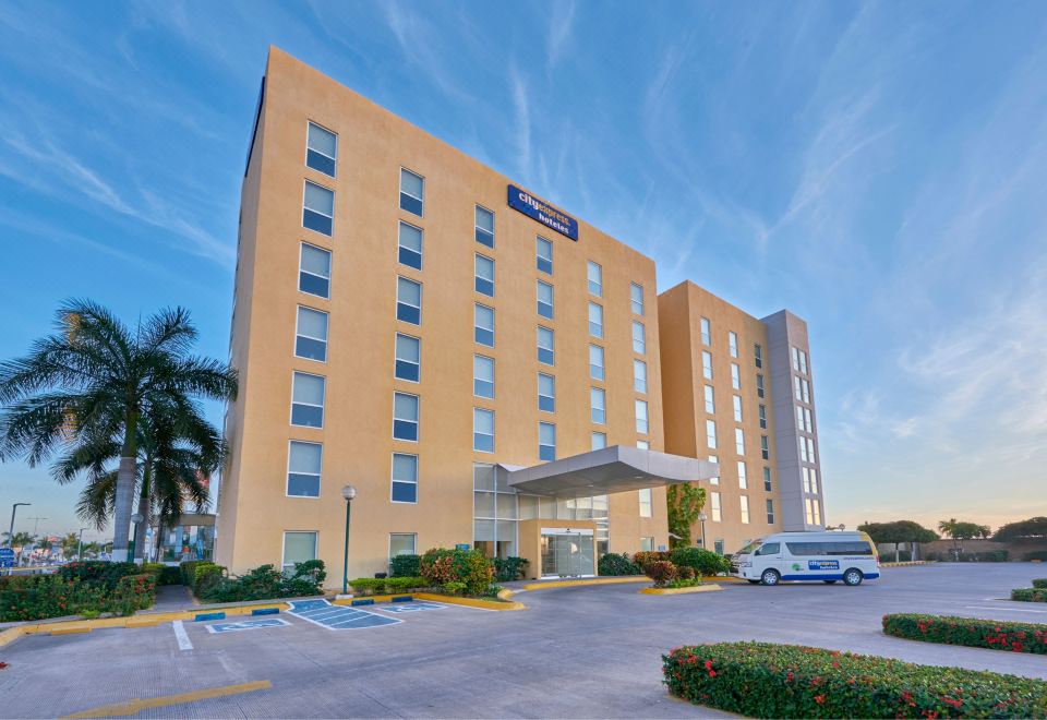 City Express by Marriott ManzanilloOver view
