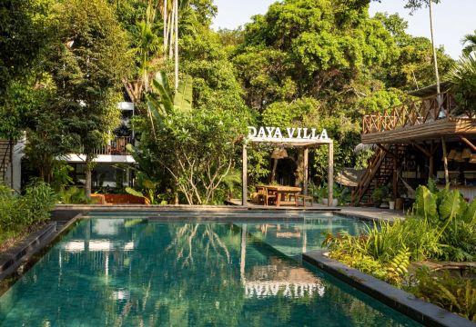 Daya Villa Hotel Overview