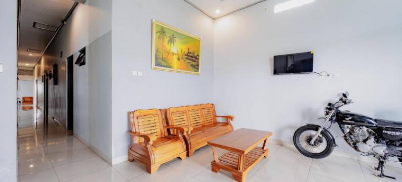 RedDoorz Near Dr Oen Solo Baru Hospital图片