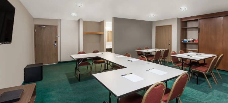 爱奥尼亚温德姆速8酒店(Super 8 by Wyndham Ionia MI)图片