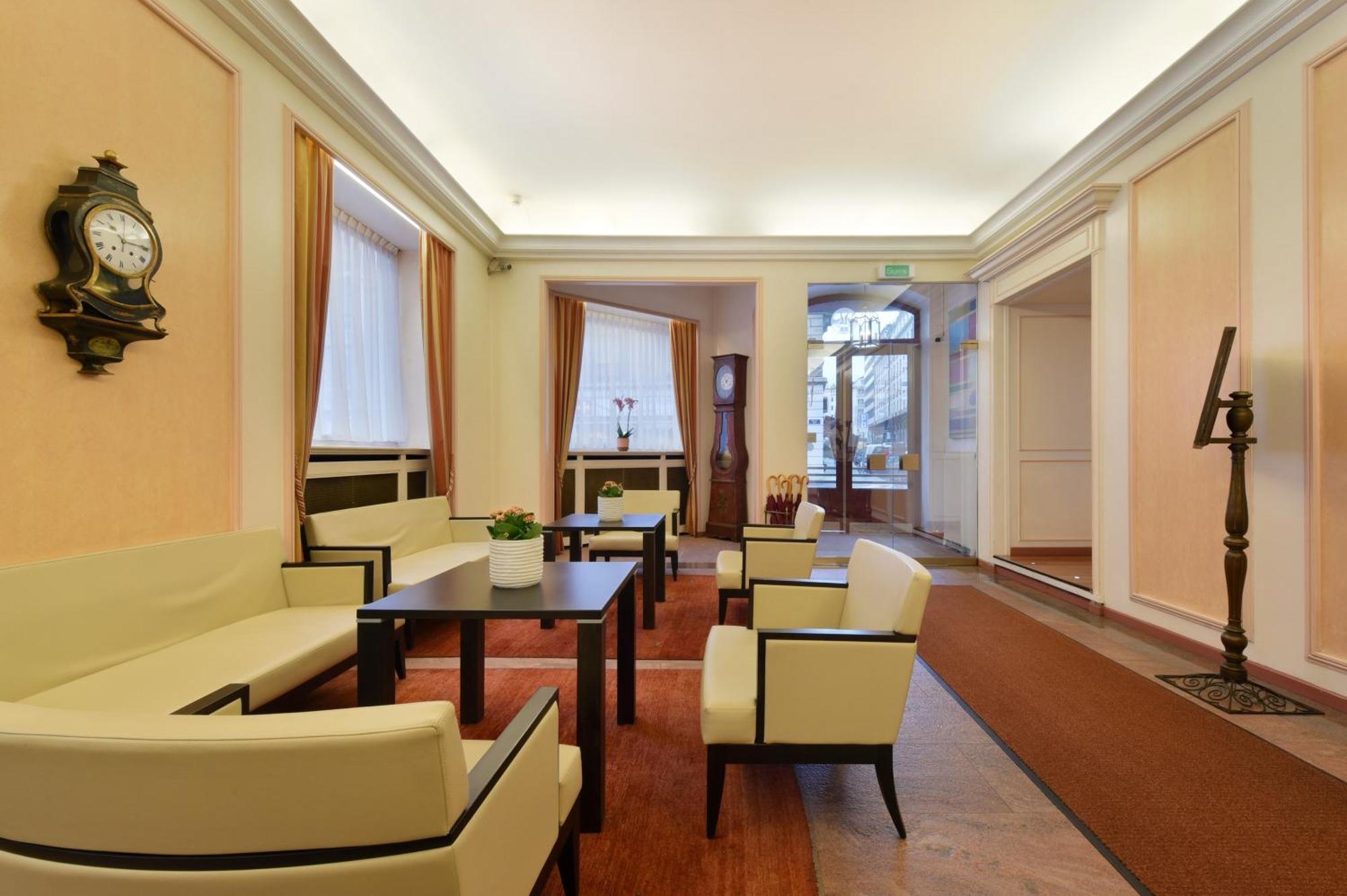 Hotel International & Terminus Over view