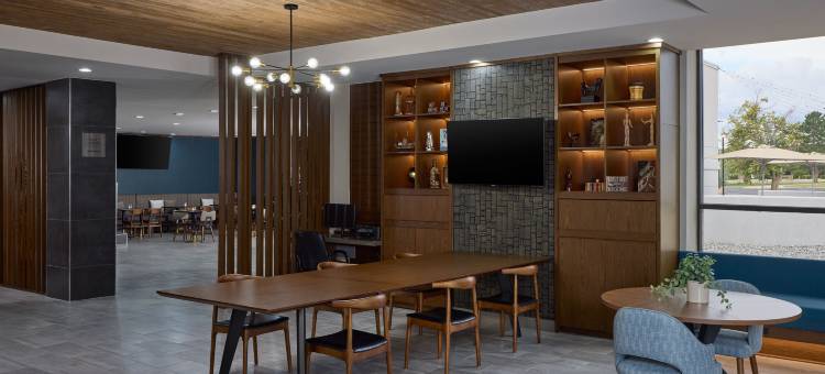 恩格尔伍德百年机场福朋喜来登酒店(Four Points by Sheraton Englewood Centennial Airport)图片