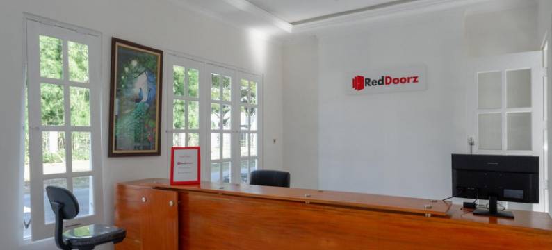 红多兹Plus酒店-近梭罗UMS(RedDoorz Plus Near Ums Solo)图片