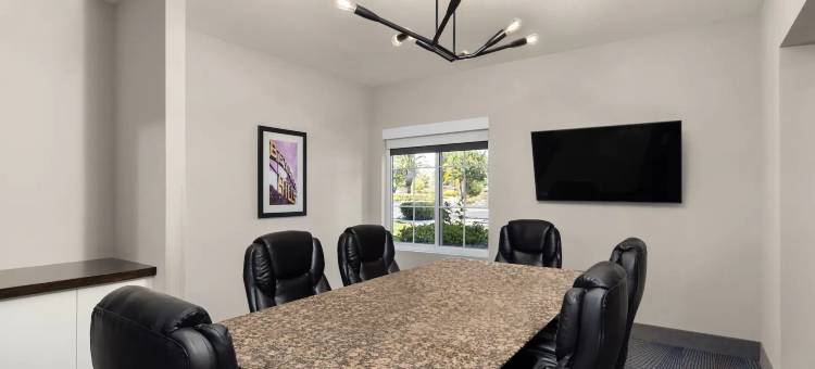 圣塔克拉里塔拉昆塔温德姆套房酒店(La Quinta Inn & Suites by Wyndham Santa Clarita - Valencia)图片