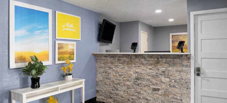 格林贝戴斯套房酒店(Days Inn & Suites by Wyndham Green Bay WI.)图片