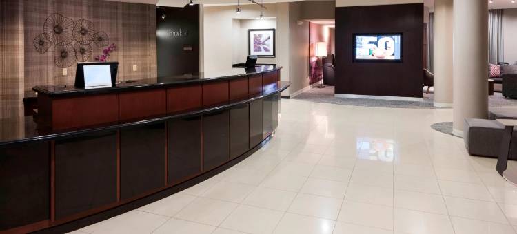 迈阿密海豚购物中心万怡酒店(Courtyard Miami at Dolphin Mall)图片