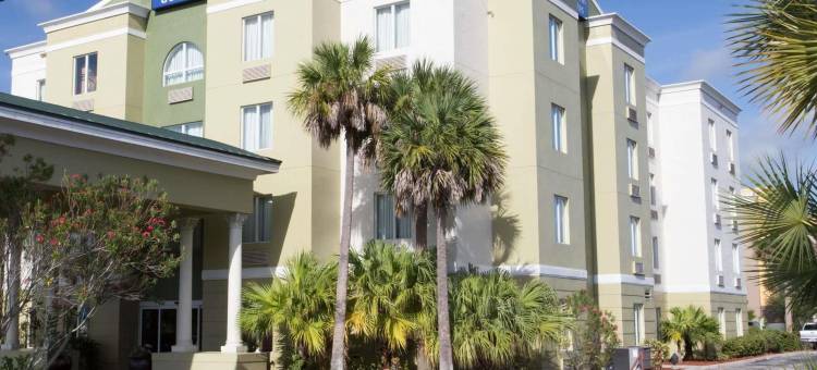 皮尔斯堡95号公路温德姆戴斯套房酒店(Days Inn & Suites by Wyndham Fort Pierce I-95)图片