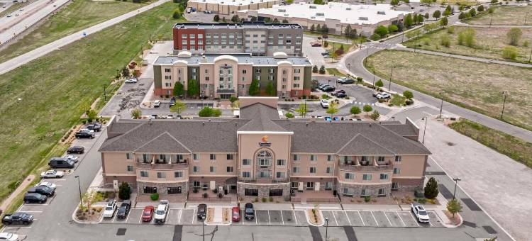 布赖顿丹佛东北医疗中心舒适套房酒店(Comfort Inn & Suites Brighton Denver NE Medical Center)图片