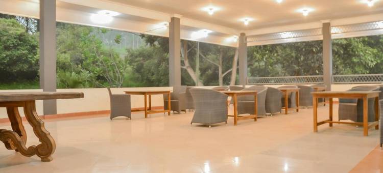 布米奇博莱德米特拉红门酒店-靠近帕穆利汉收费站(Bumi Ciboled Mitra RedDoorz Near Gerbang Tol Pamulihan)图片