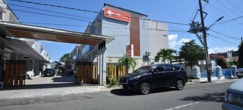 红多兹酒店近阿伦阿伦芝拉扎(RedDoorz near Alun Alun Cilacap)图片