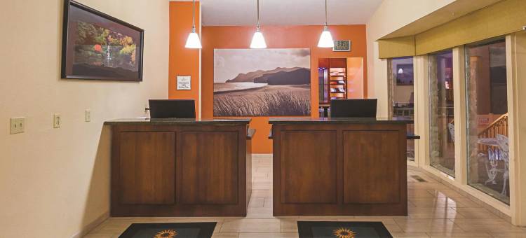 伍德伯恩拉昆塔温德姆套房酒店(La Quinta Inn & Suites by Wyndham Woodburn)图片