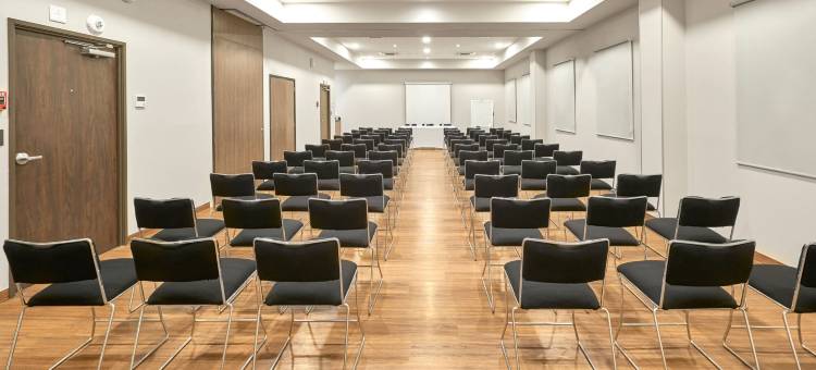 坎昆机场里维埃万豪城市快捷套房酒店(City Express Suites by Marriott Cancún Aeropuerto Riviera)图片