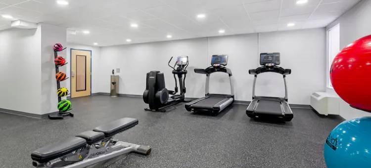 罗阿诺克机场希尔顿 Spark 酒店(Spark by Hilton Roanoke Airport)图片