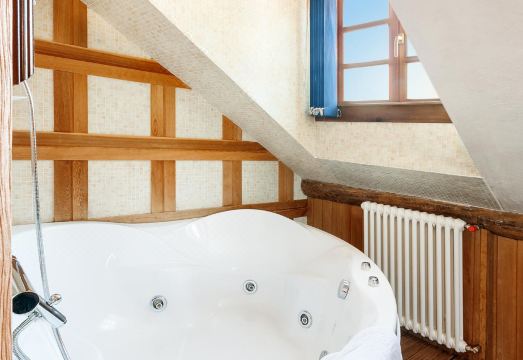 Old Estate Hotel & Spa Hotel Overview