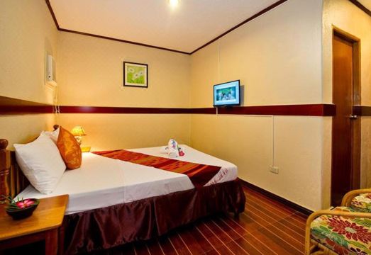 Floral Villarosa Hotel Overview