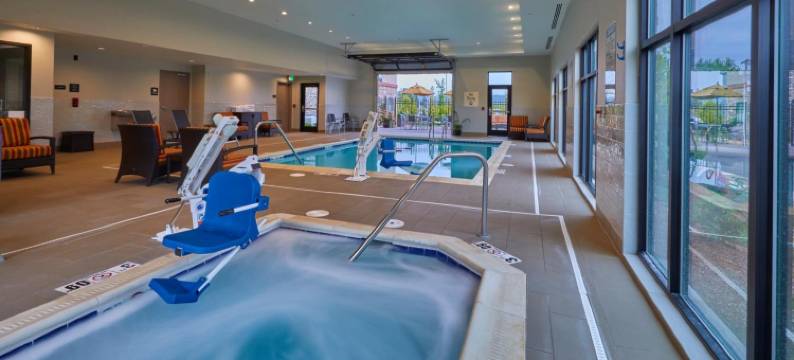 罗斯堡欢朋套房酒店(Hampton Inn & Suites Roseburg)图片