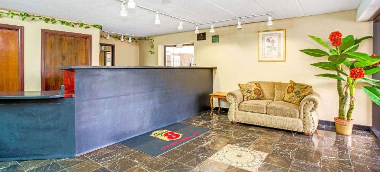 米切尔堡辛辛那提地区温德姆速8酒店(Super 8 by Wyndham Fort Mitchell Cincinnati Area)图片