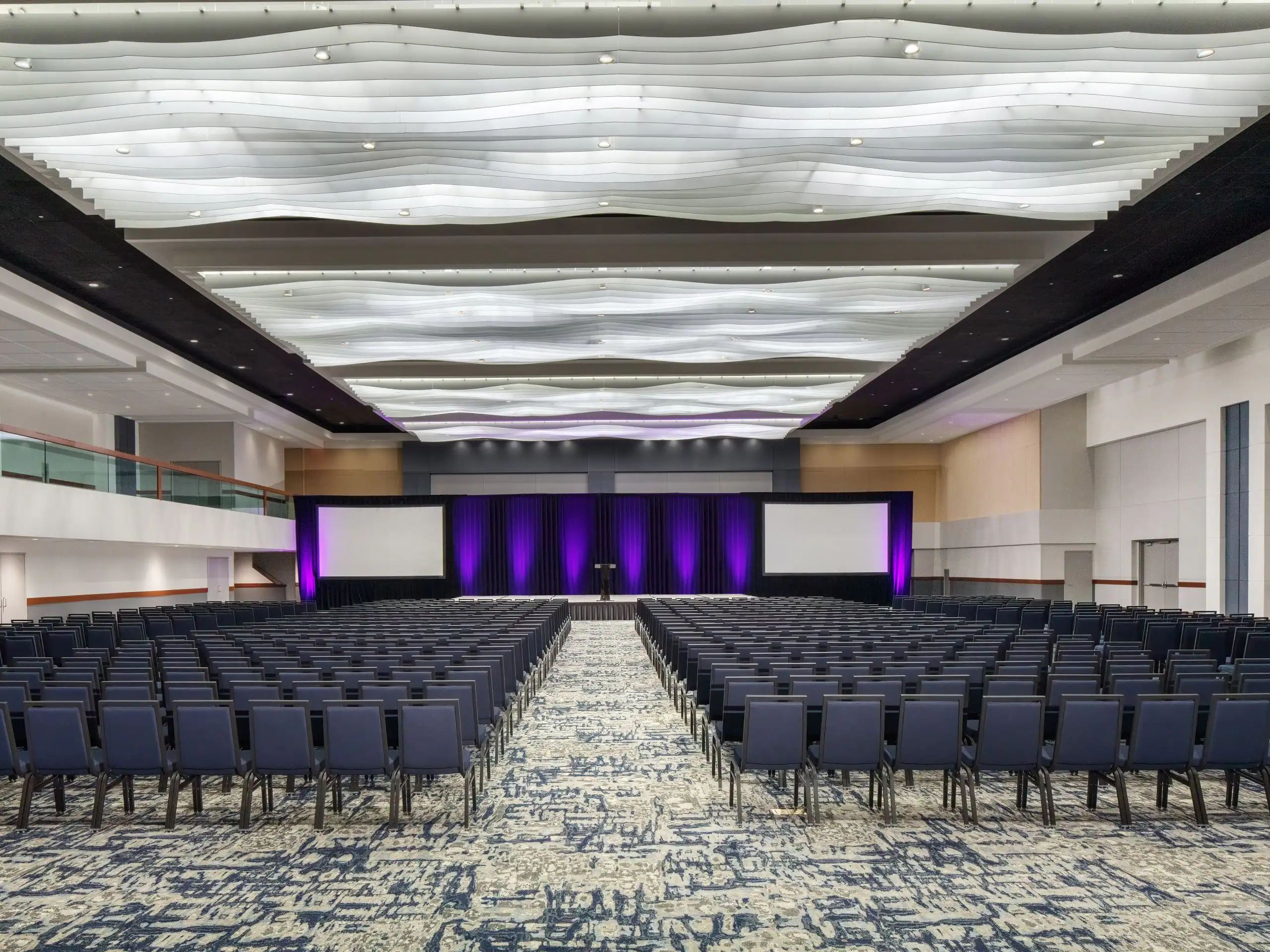 Hyatt Regency Columbus Over view