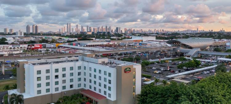 巴拿马城地铁购物中心万怡酒店(Courtyard Panama Metromall)图片