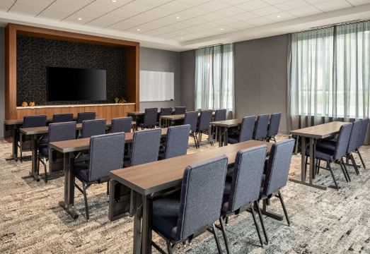 Courtyard St. Paul Downtown Hotel Overview