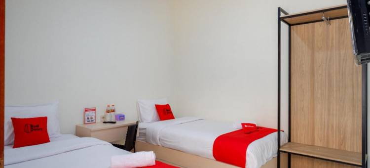 阿伦阿伦库杜斯附近的红多兹丝 2(RedDoorz Near Alun Alun Kudus 2)图片