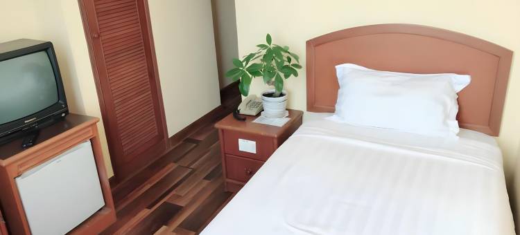 纳闽全球酒店(Global Hotel)图片